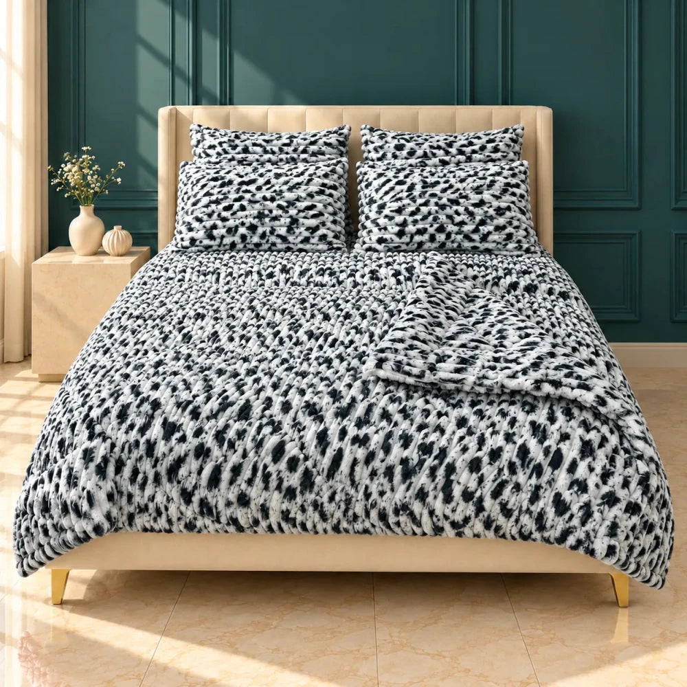 Black & White Leopard Spots Bubble Fleece Comforter Set – 6 Pcs King Size - myhomestore.com.pk