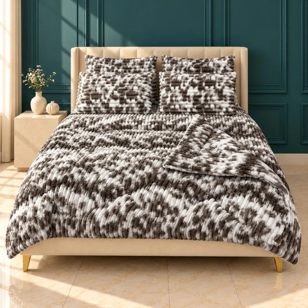 Brown & White Tie-Dye Bubble Fleece Comforter Set – 6 Pcs King Size - myhomestore.com.pk