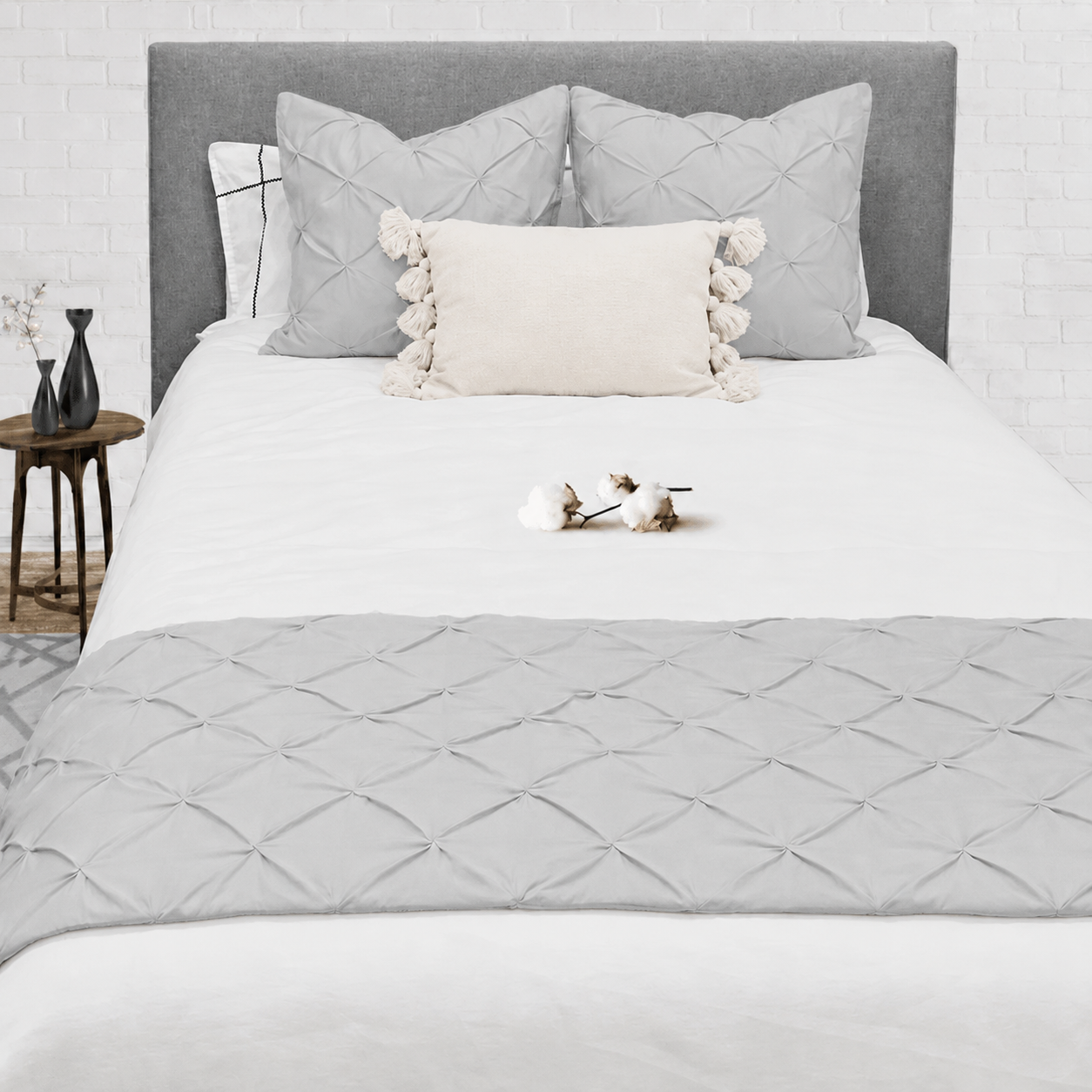 Bed Runner With Two Cushions (light grey )