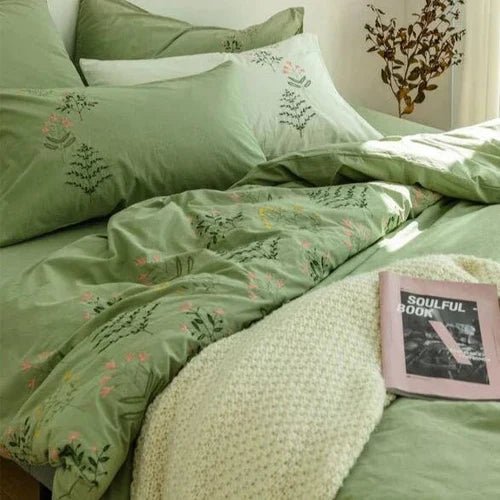 Embroidered Duvet Set Plants Design - myhomestore.com.pk