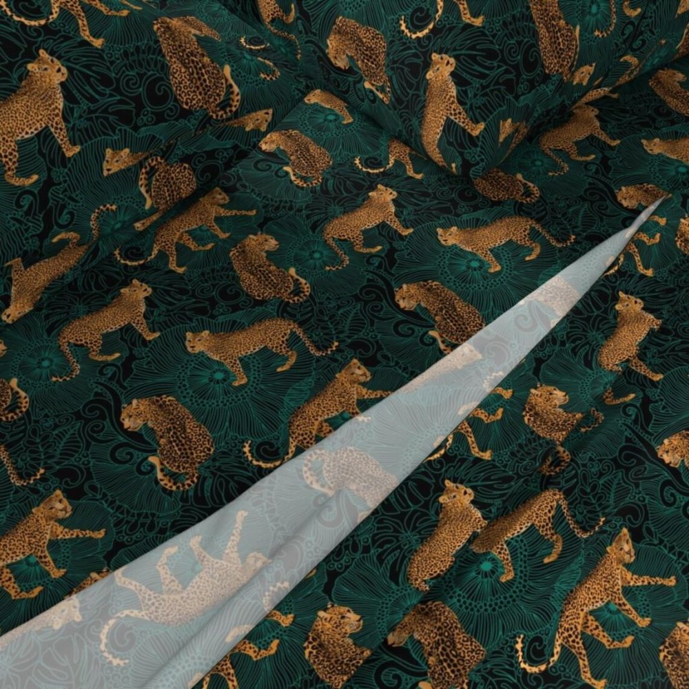 Exotic Jungle Printed Duvet Set - myhomestore.com.pk