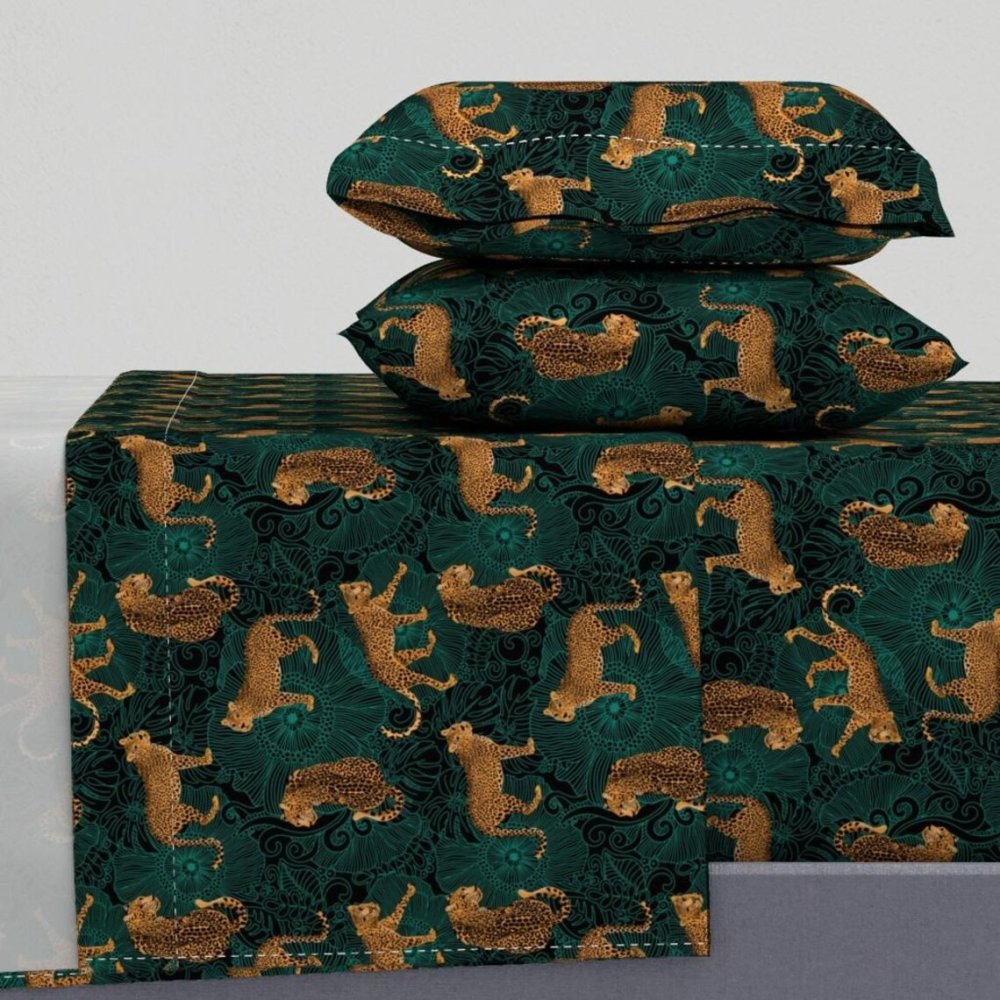 Exotic Jungle Printed Duvet Set - myhomestore.com.pk