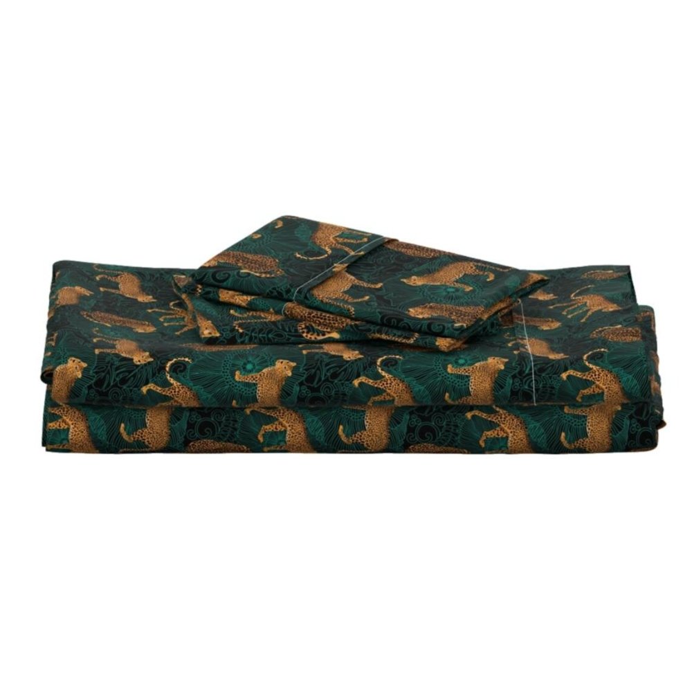 Exotic Jungle Printed Duvet Set - myhomestore.com.pk