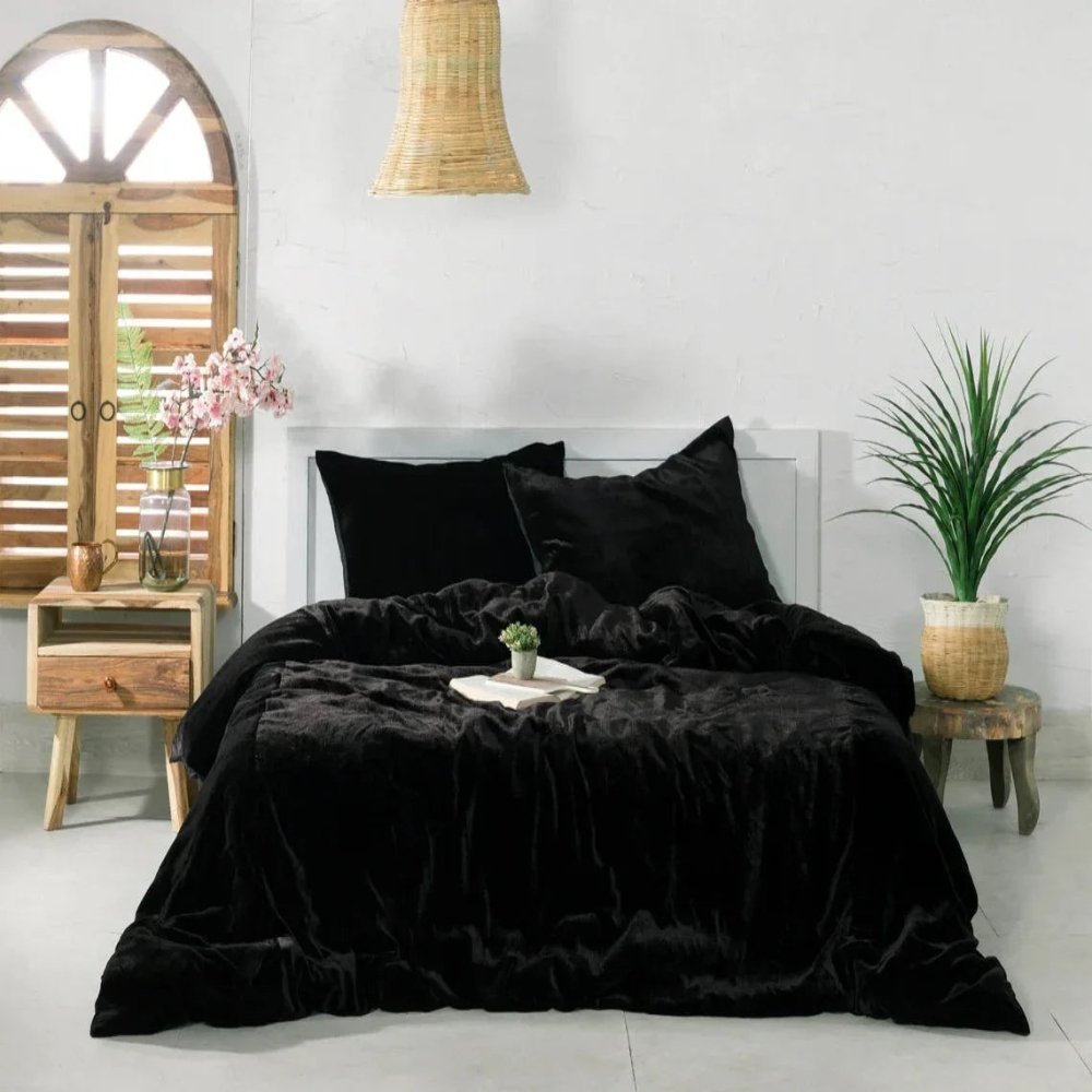 Luxury Velvet Duvet Set (Plain) - myhomestore.com.pk
