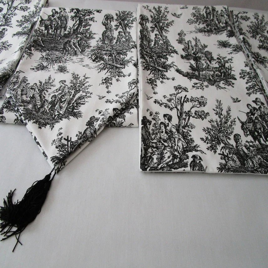 Printed Table Runner - myhomestore.com.pk