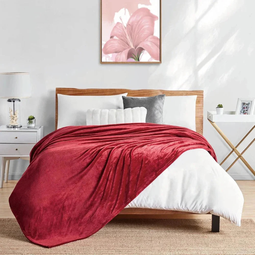 Soft Flannel Fleece Blanket In Red - myhomestore.com.pk