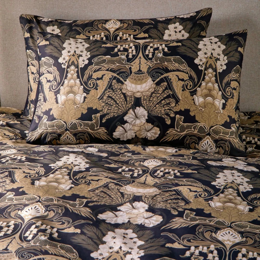Suburban Jungle Printed Duvet Set - myhomestore.com.pk