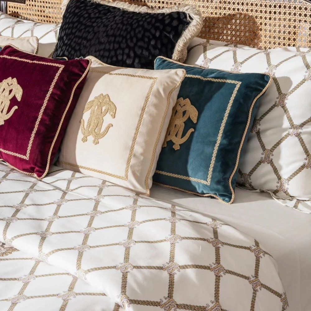 Tufted Embroidered Cushion Cover - myhomestore.com.pk