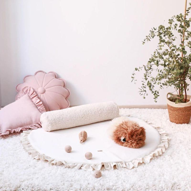 Velvet Baby Rug with Frill - myhomestore.com.pk