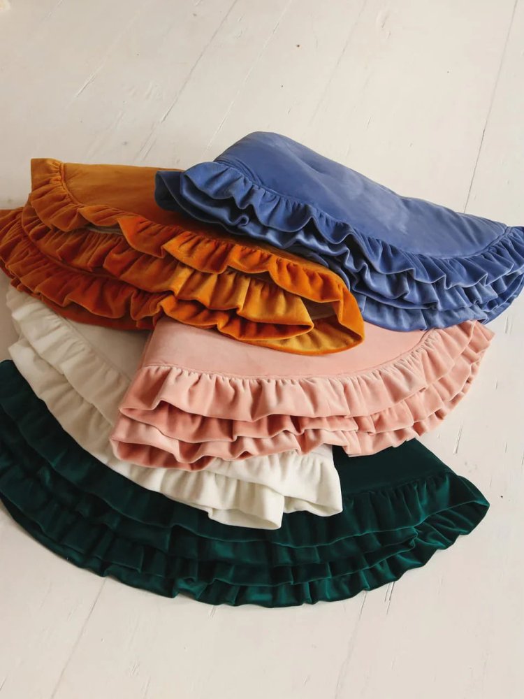 Velvet Baby Rug with Frill - myhomestore.com.pk