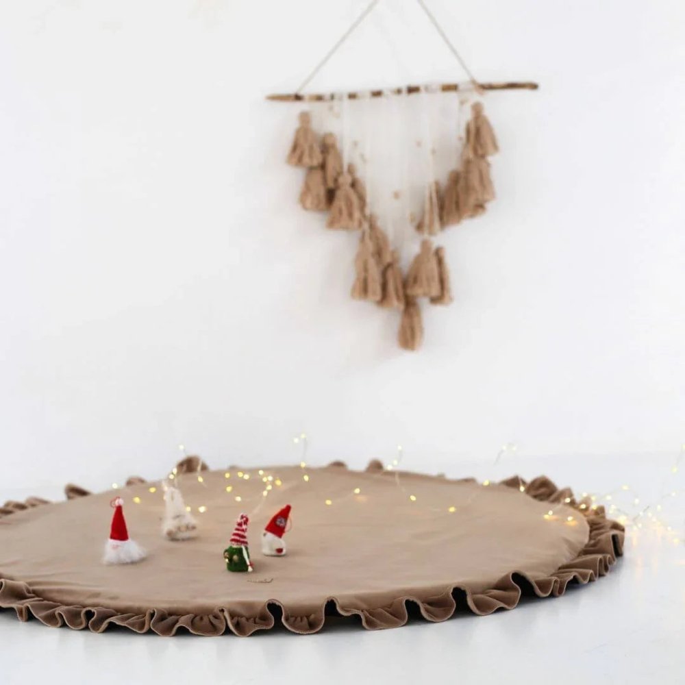 Velvet Baby Rug with Frill - myhomestore.com.pk