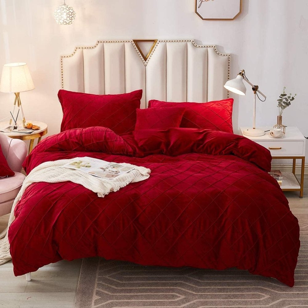 Velvet Pinch Pleats Duvet Set - myhomestore.com.pk