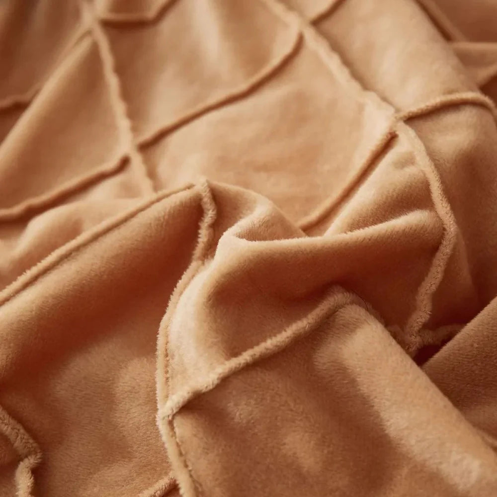 Velvet Pinch Pleats Duvet Set - myhomestore.com.pk