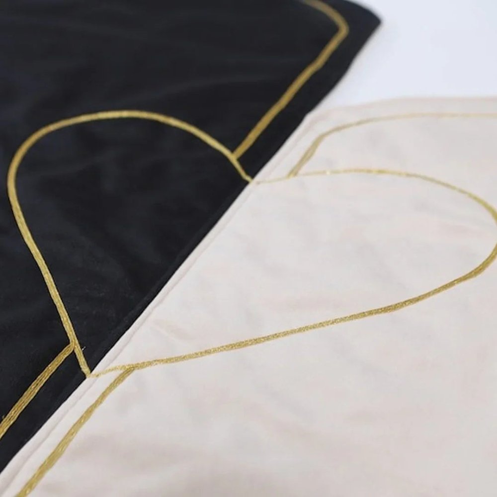 Velvet Prayer Mat/Jaye Namaz Embroidered For Couple - myhomestore.com.pk