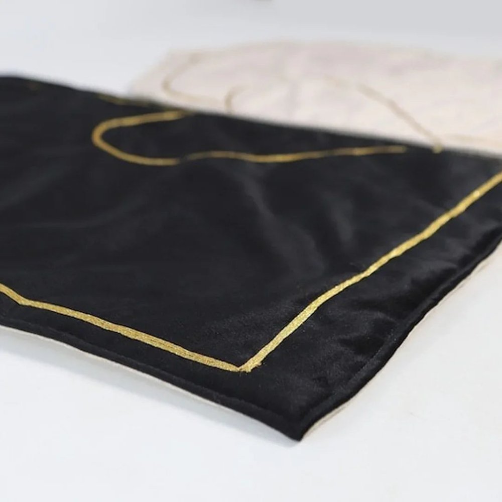 Velvet Prayer Mat/Jaye Namaz Embroidered For Couple - myhomestore.com.pk