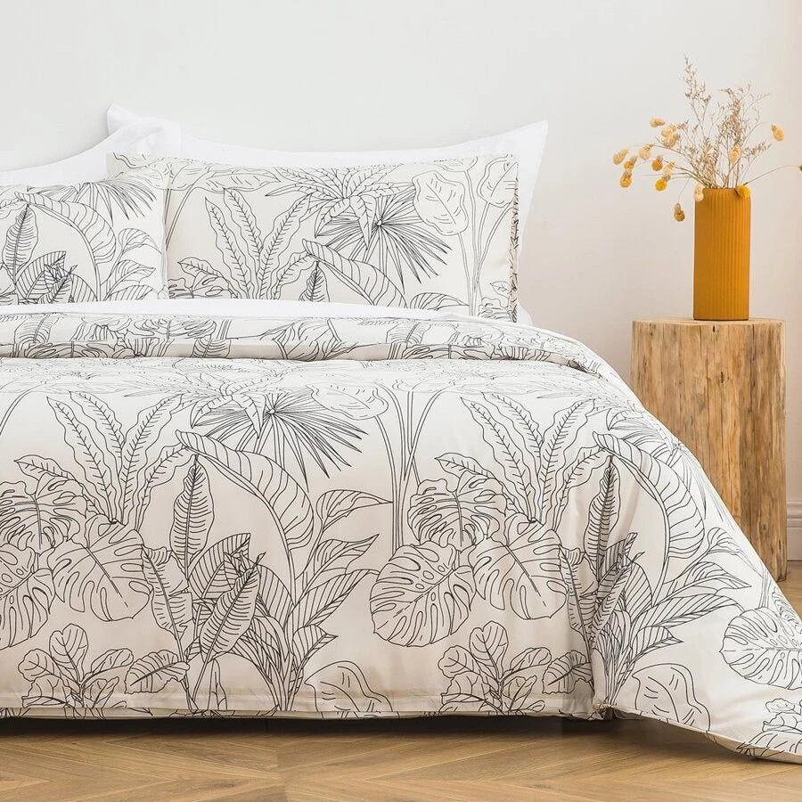 White botanical Printed Duvet Set - myhomestore.com.pk
