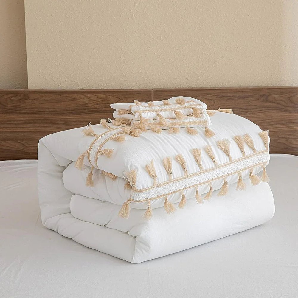 White Tassel Decor Duvet Set - myhomestore.com.pk