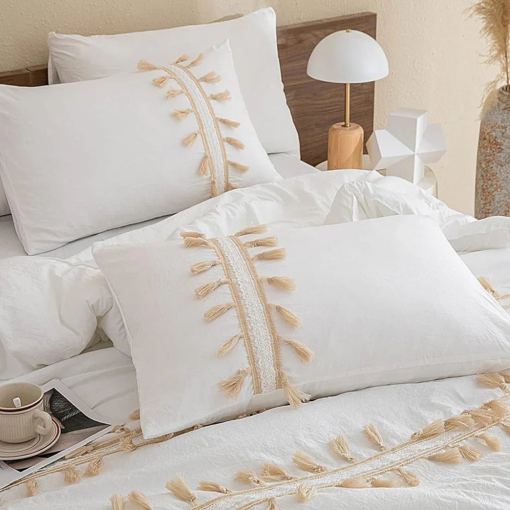 White Tassel Decor Duvet Set - myhomestore.com.pk
