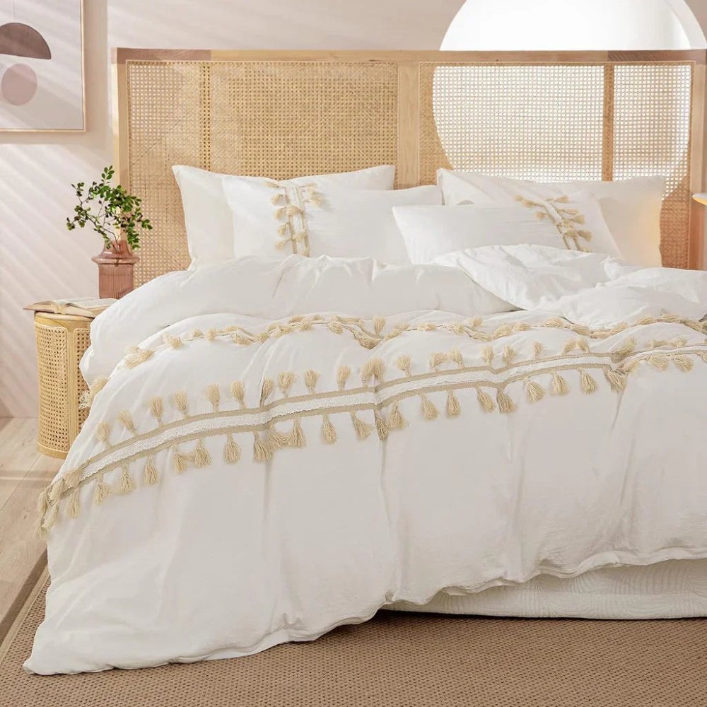 White Tassel Decor Duvet Set - myhomestore.com.pk