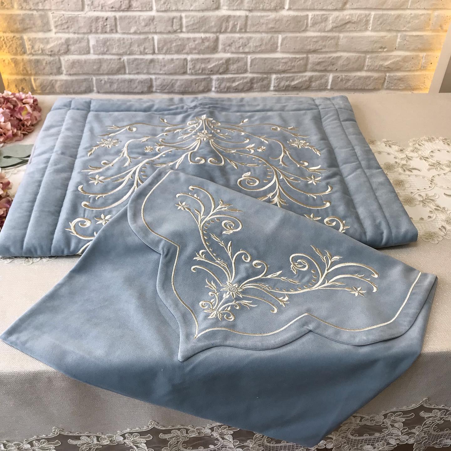 Embroidered Velvet Prayer Mat (2 piece) - myhomestore.com.pk