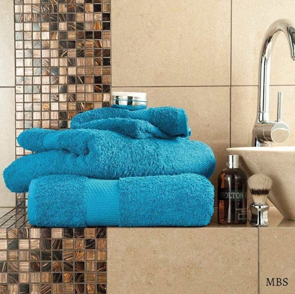 3 Piece Cotton Towel Set - myhomestore.com.pk