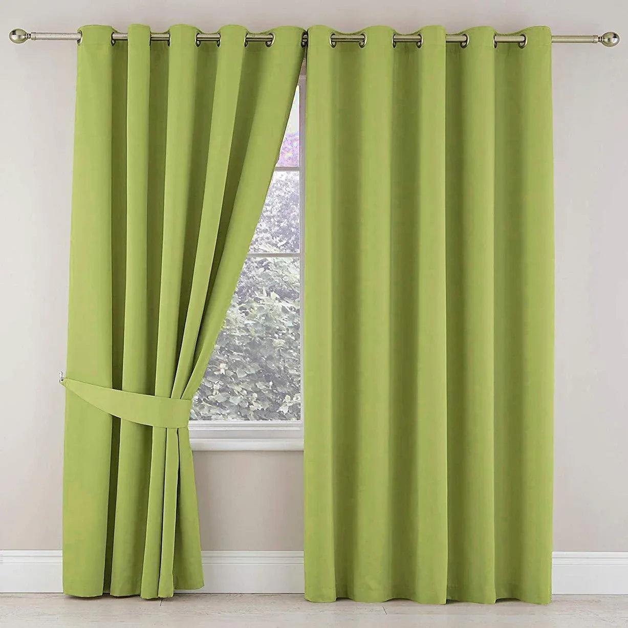 Plain Dyed Eyelet Curtains with linning (Green) - myhomestore.com.pk