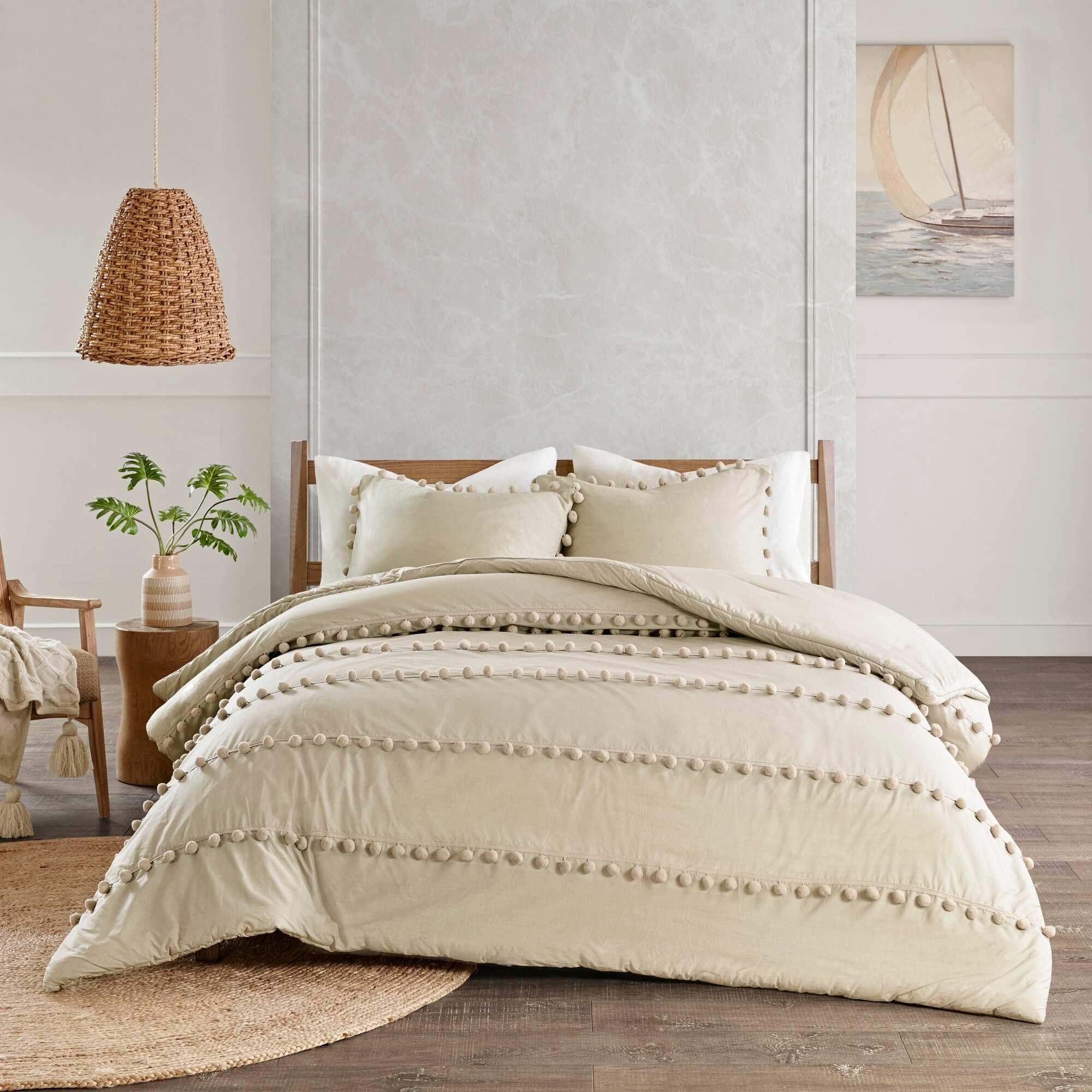 Luxury Duvet Set With Pom Pom Lace - myhomestore.com.pk