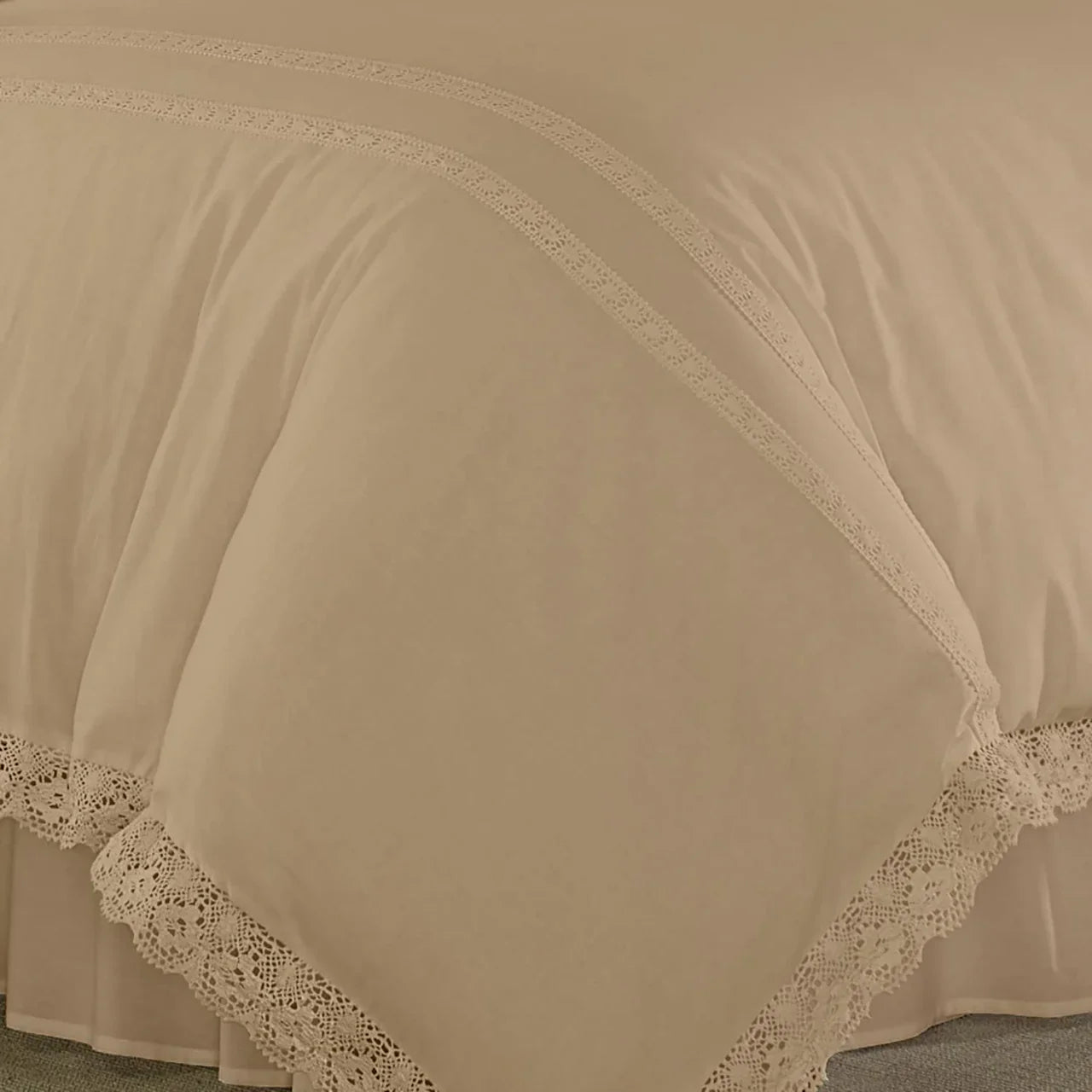 Luxury Soft Duvet Set With Lace - myhomestore.com.pk