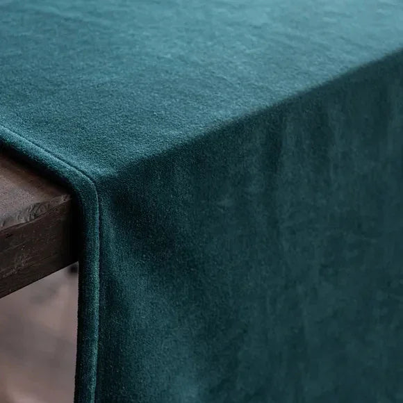 New Velvet Table Runner With Mats - myhomestore.com.pk