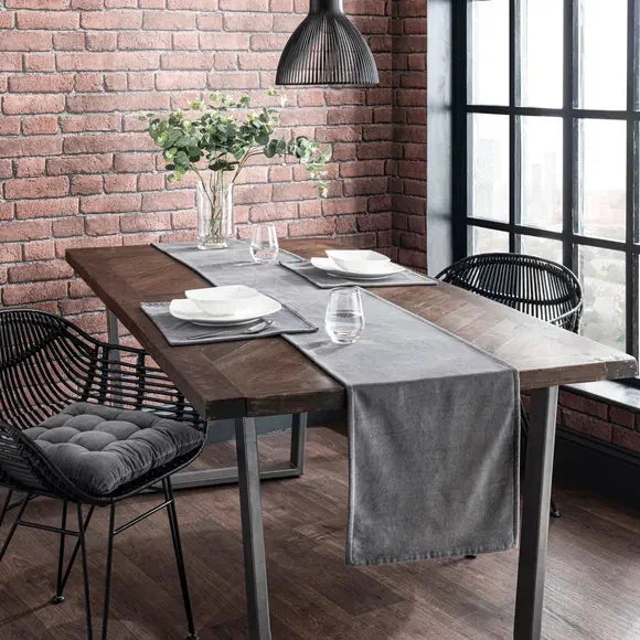 New Velvet Table Runner With Mats - myhomestore.com.pk