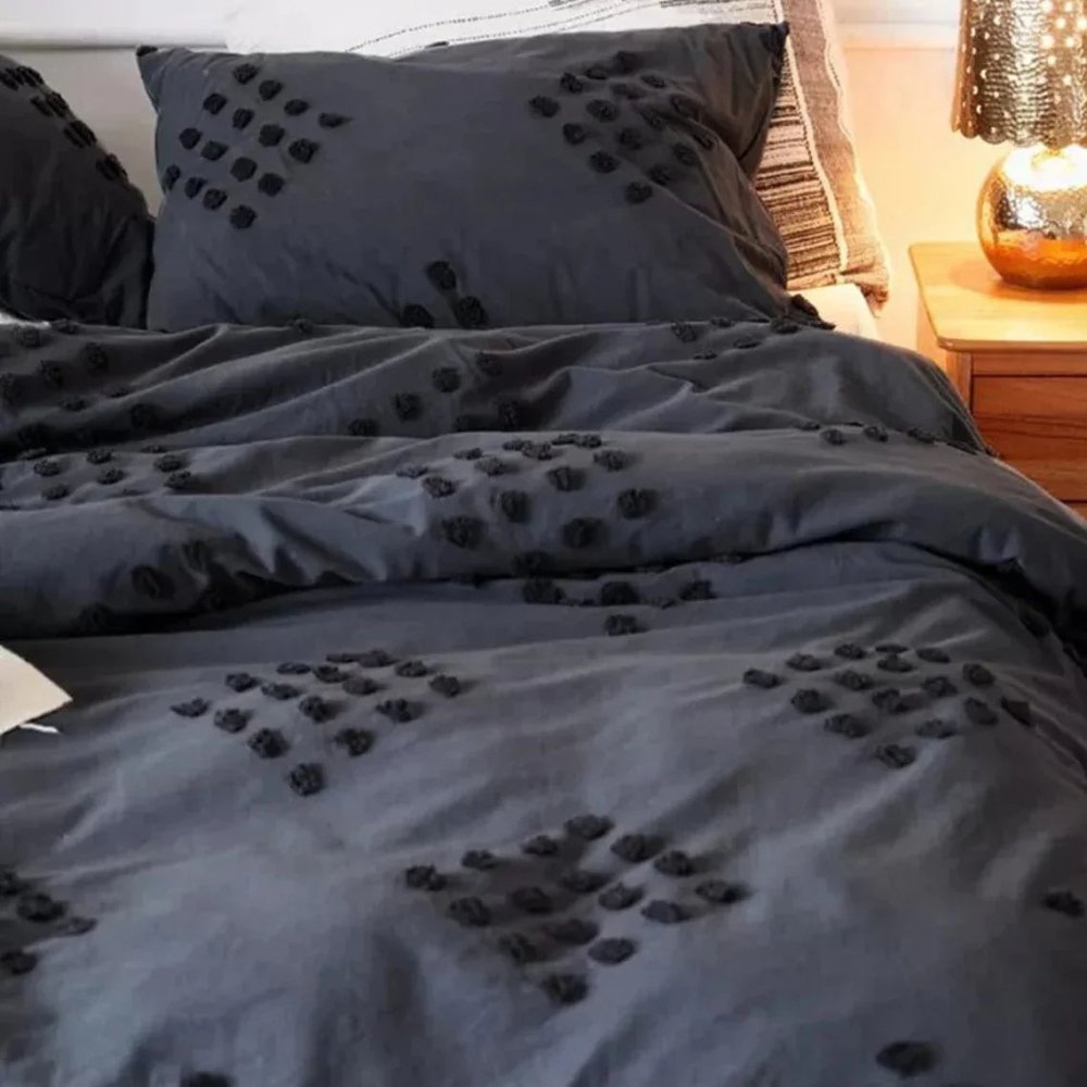 Dots Tufted Cotton Duvet Cover Set - myhomestore.com.pk