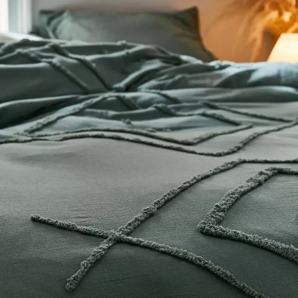 Eliaf Tufted Cotton Duvet Cover Set - myhomestore.com.pk