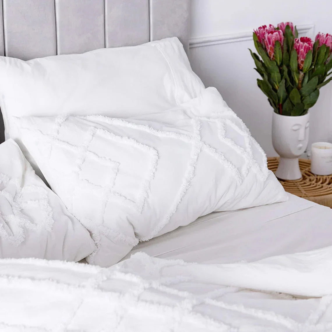 White Tufted Cotton Duvet Cover Set - myhomestore.com.pk
