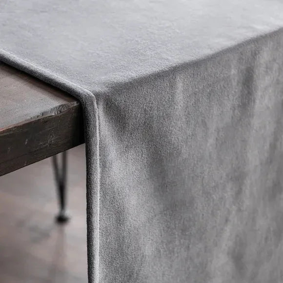 New Velvet Table Runner With Mats - myhomestore.com.pk