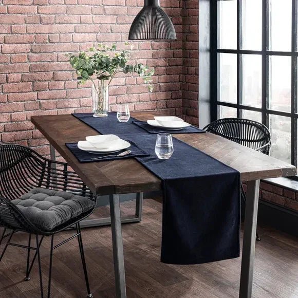 New Velvet Table Runner With Mats - myhomestore.com.pk