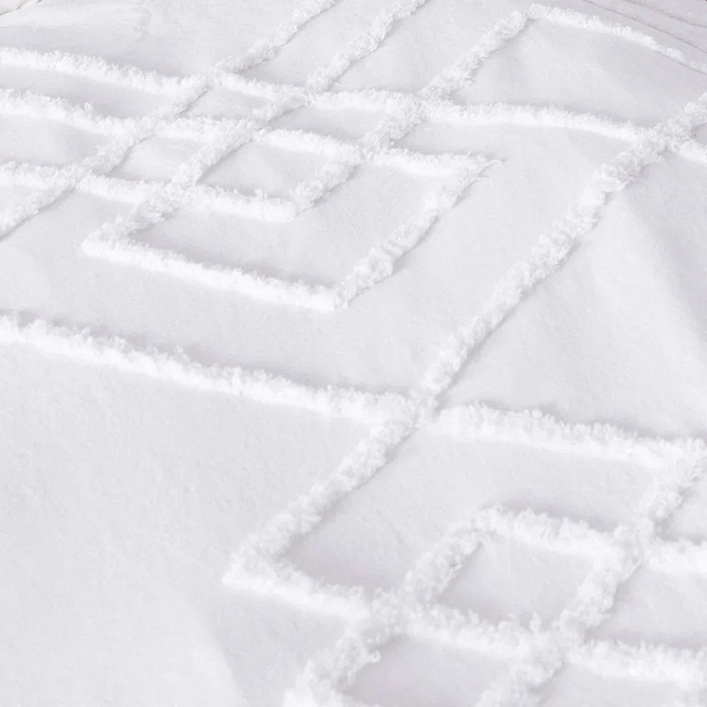 White Tufted Cotton Duvet Cover Set - myhomestore.com.pk